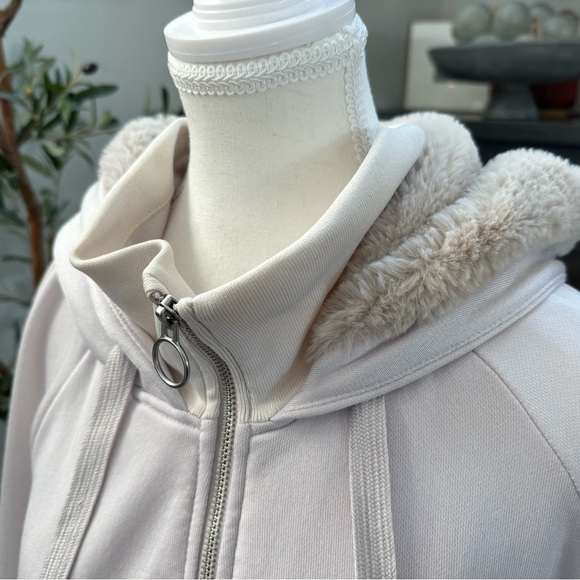 Women’s XL, ATHLETA Triumph Luxe Shine Hoodie, Worn one time - Picture 3 of 9